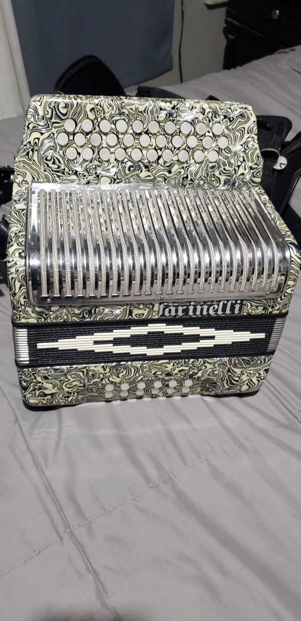 FARINELLI ACCORDION