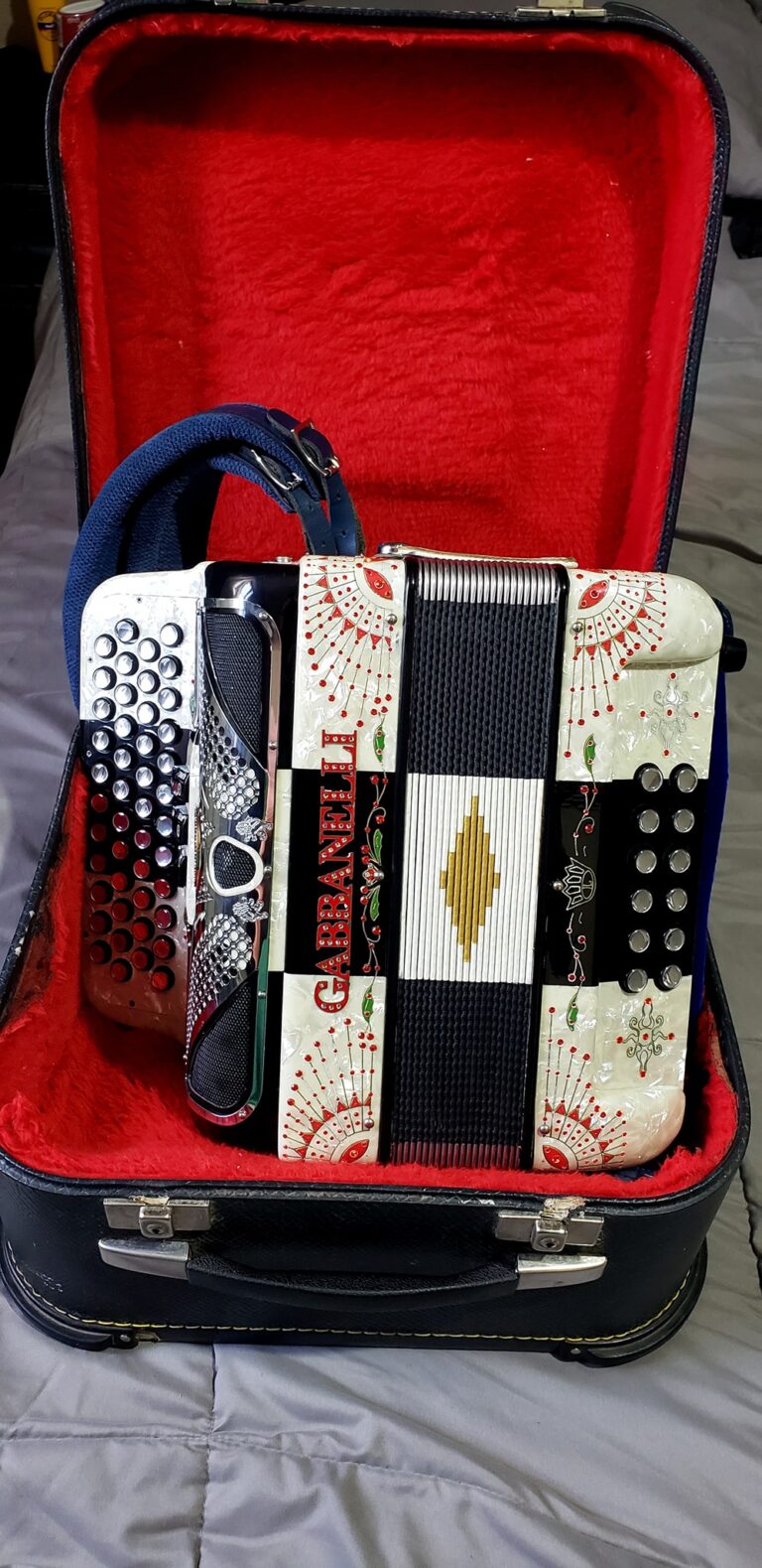 Accordion for sale (1)