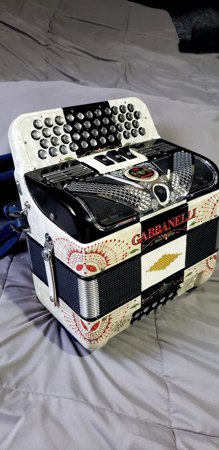 Accordion for sale (9)