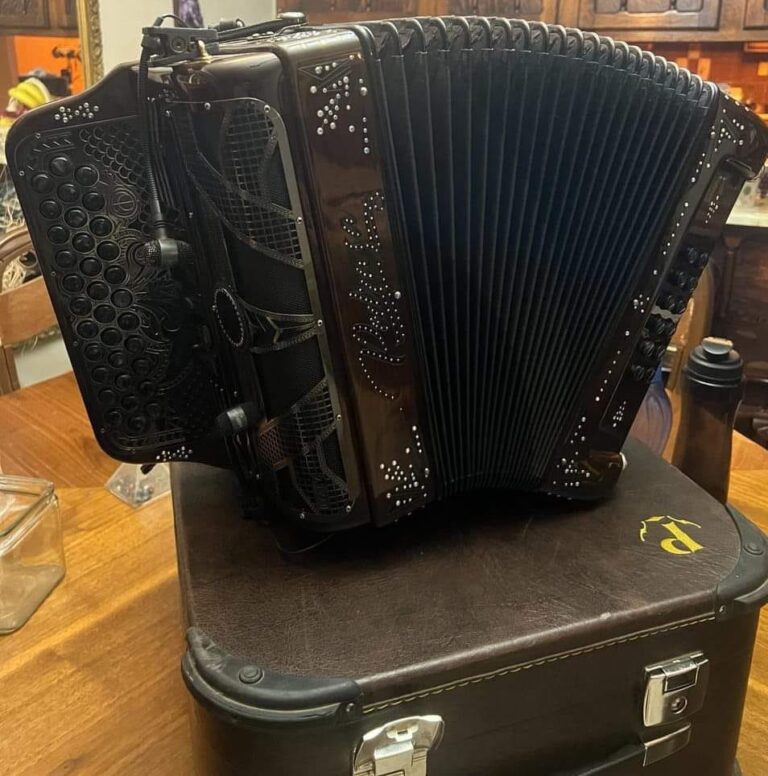 PEDRAZA ACCORDION FOR SALE (17)